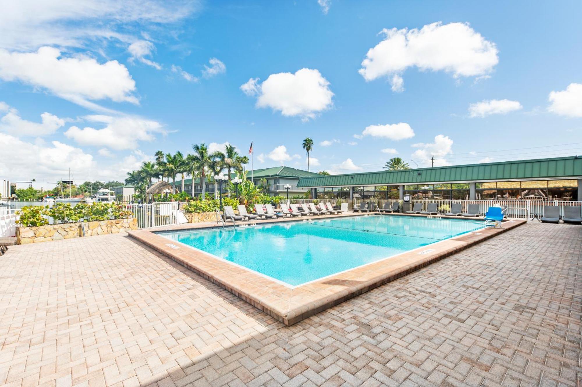 Bay Breeze Aparthotel South Bradenton Εξωτερικό φωτογραφία