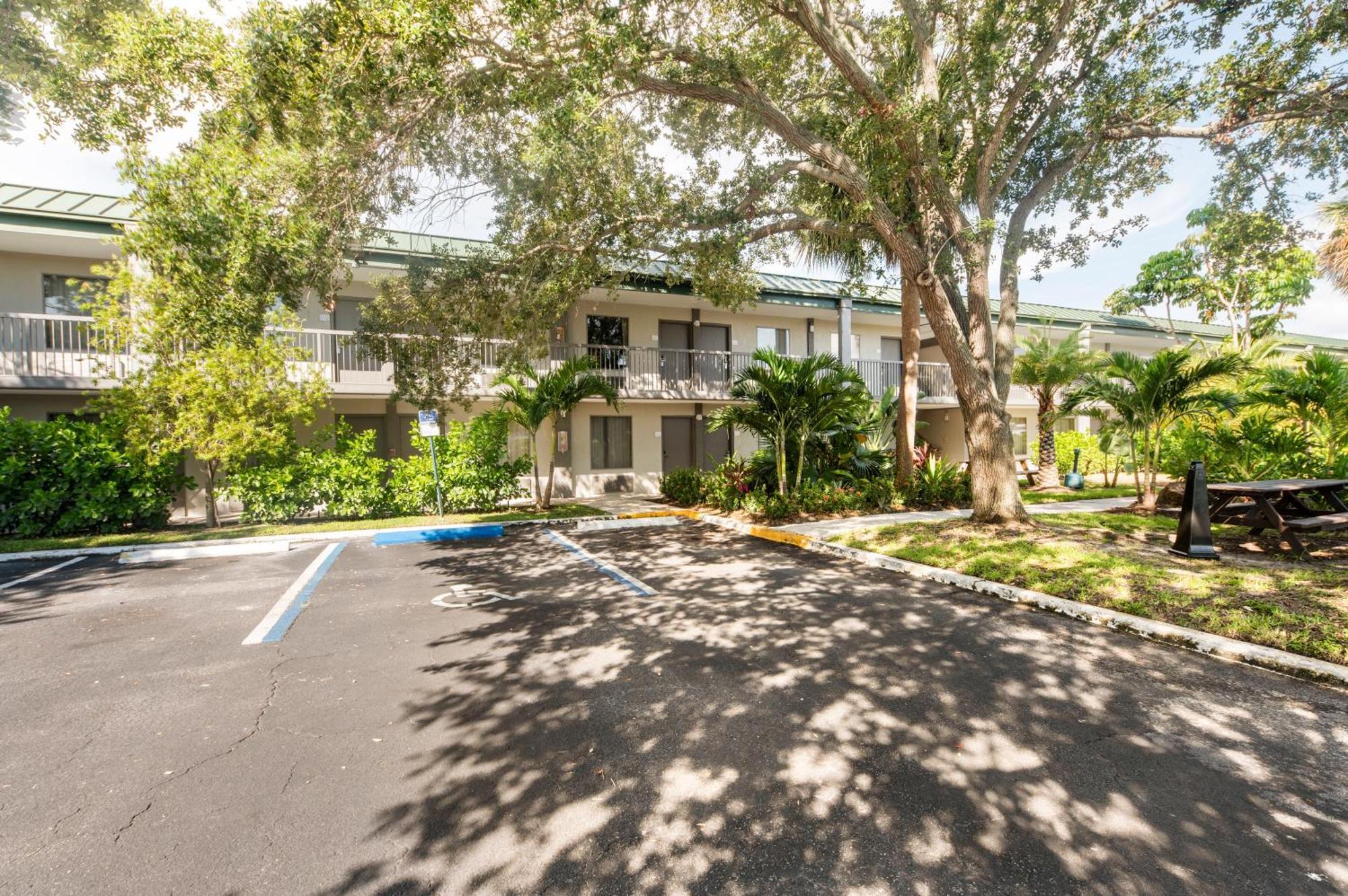 Bay Breeze Aparthotel South Bradenton Εξωτερικό φωτογραφία